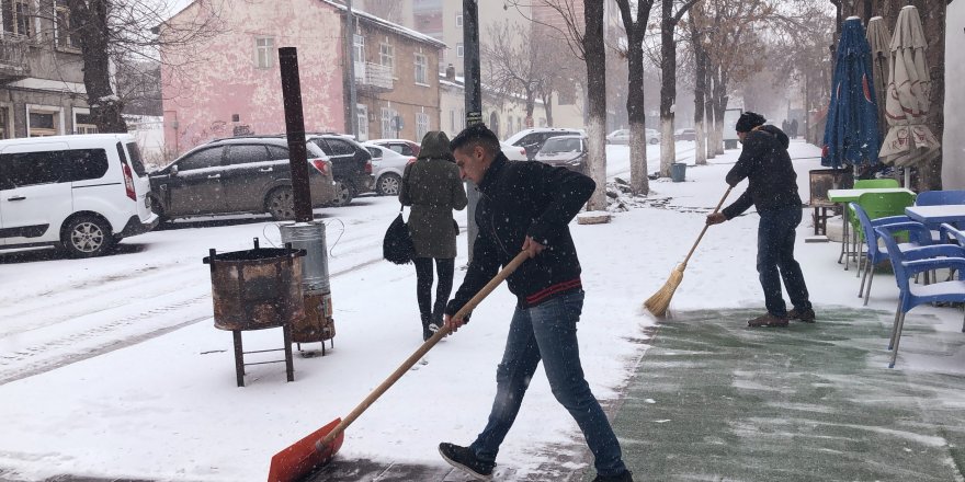 Kars yeniden beyaz gelinliğini giydi