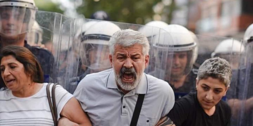 KAÜ Öğretim Görevlisi Çetin Koçyiğit, yasa gereği görevden uzaklaştırıldı