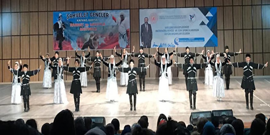 Kars’ta Şahvelet Gençler anısına yarışma düzenlendi