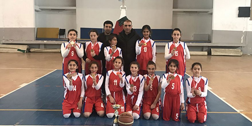 Küçük Kızlar Basketbol’da Cevriye Tatış Ortaokulu İl Şampiyonu oldu