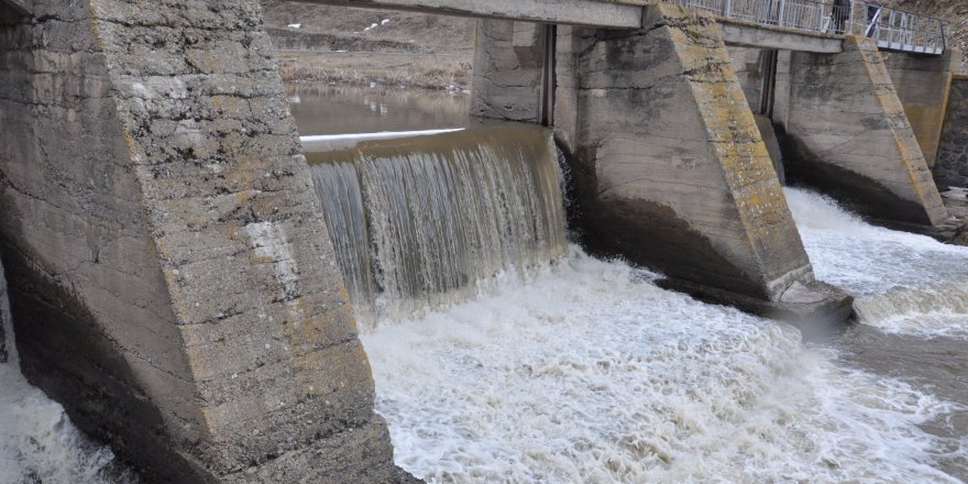  Kars Çayı taşmaya başladı 