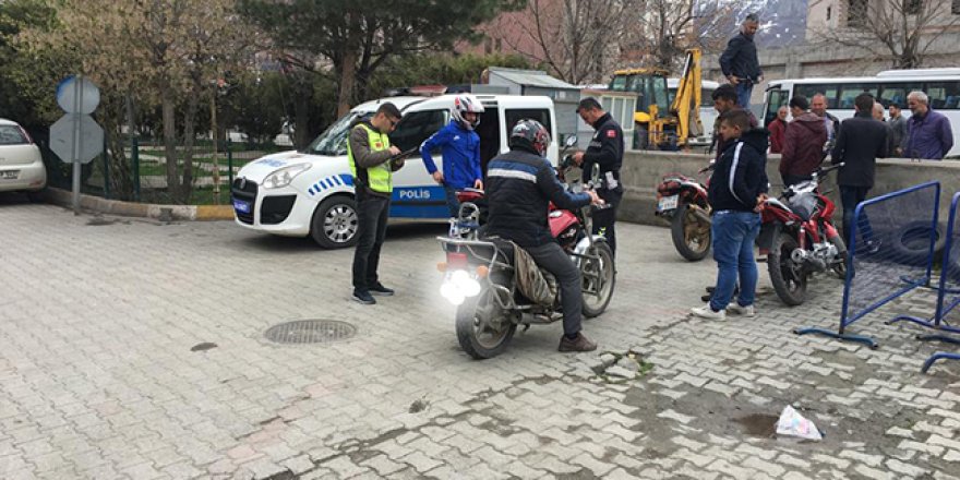 Kars’ta Motosiklet Kask Kullanımı Denetimi