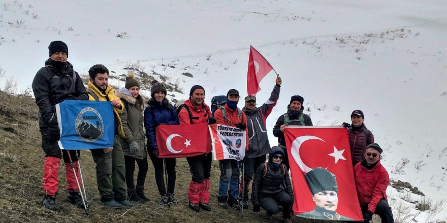 KARSDAK Sporcuları Yahni Dağı'nda Zirve Yaptı