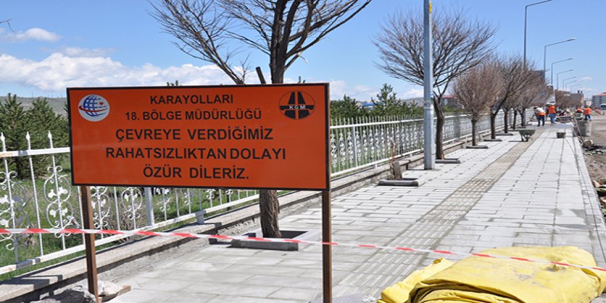 Karayolları üniversite yolunun yaya kaldırımını yapmaya başladı 