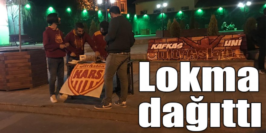 ultrAslan Kars taraftarlar gurubu, hayatını kaybeden taraftarlar için lokma dağıttı