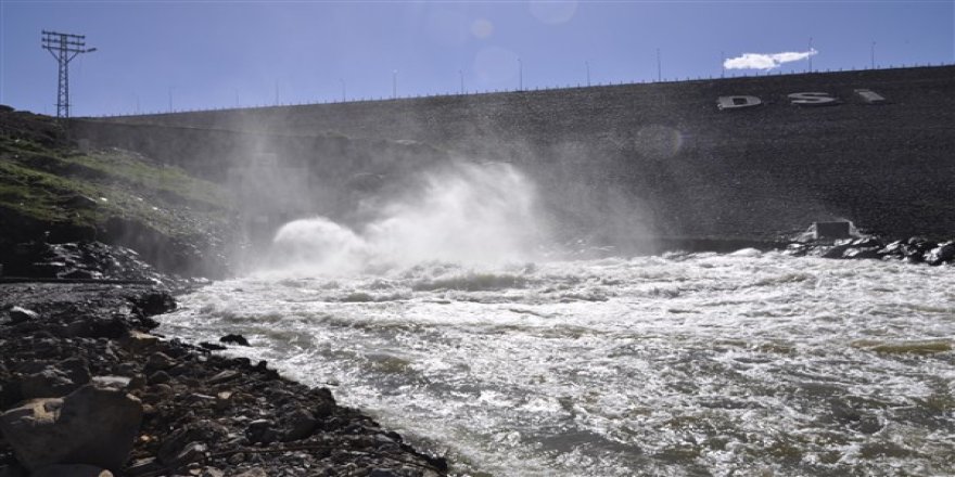 Kars Barajının Dipsavak çıkışı görenleri büyülüyor