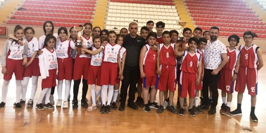 Gençlik haftası basketbol turnuvası yapıldı