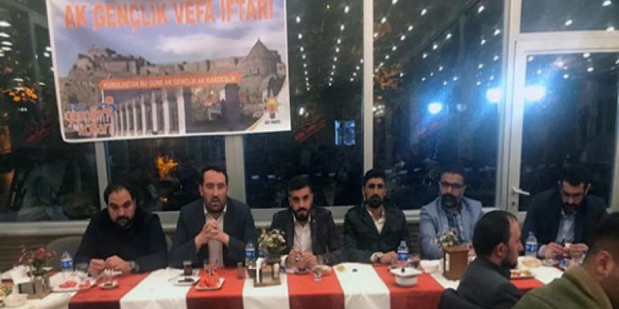 AK Parti Kars Gençlik Kollarından geleneksel “Vefa İftarı”