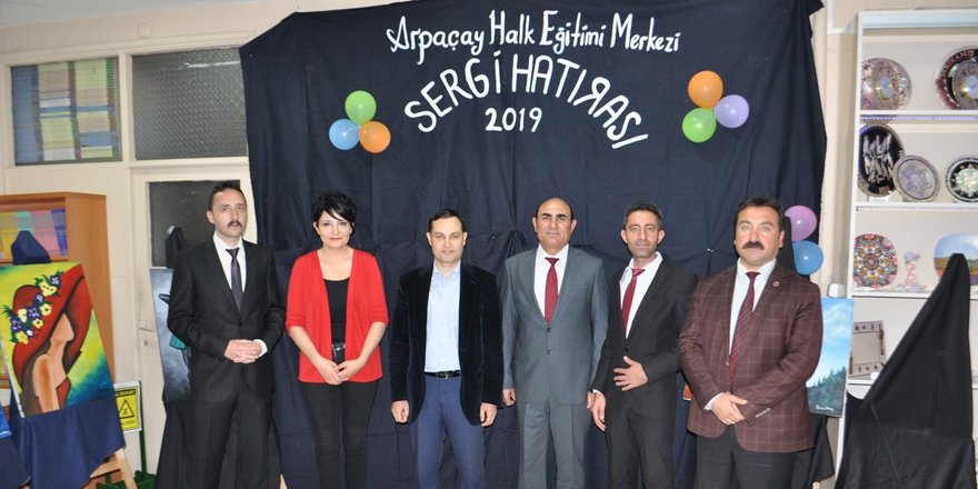 Arpaçay'da yıl sonu sergisi açıldı