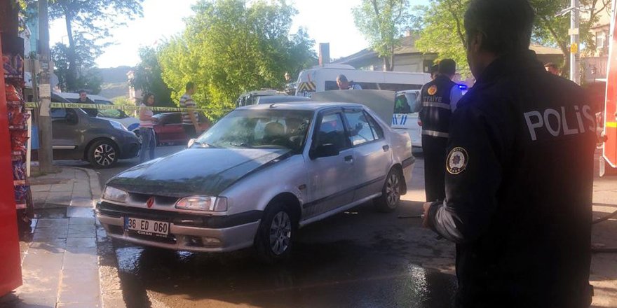 Kars’ta duman çıkan araç polis ve itfaiyeyi alarma geçirdi