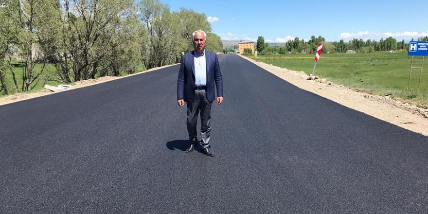 Arpaçay’da yollar sıcak asfalt oluyor 