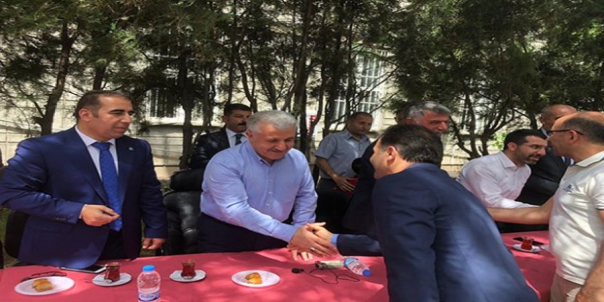 Milletvekili Ahmet Arslan, Kağızman’da vatandaşlarla bayramlaştı