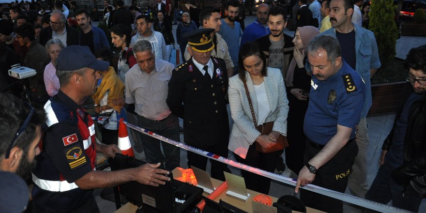 Kars İl Jandarma Komutanlığı stant açtı