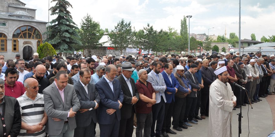 Kars’ta Mursi için gıyabi cenaze namazı kılındı 