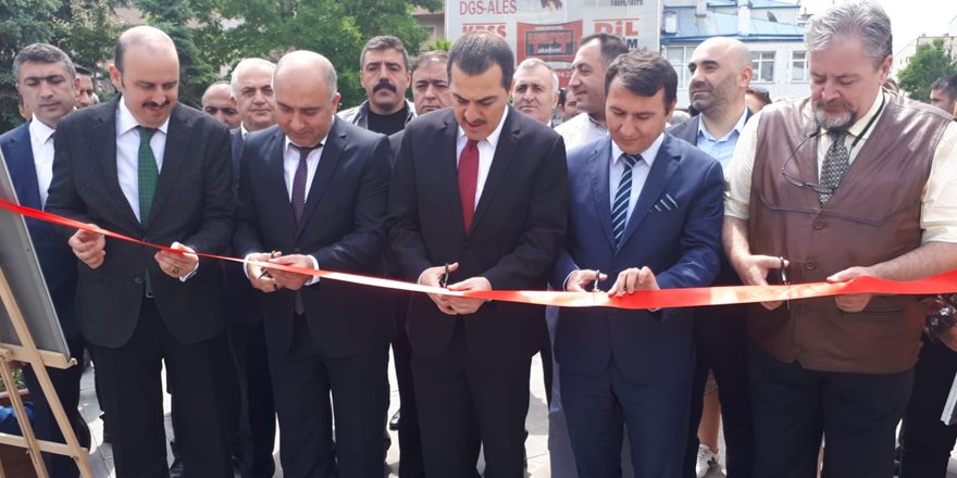 Kars’ta Ruh Sağlığı Merkezi’nin dönem sonu sergisinin açılışı yapıldı 