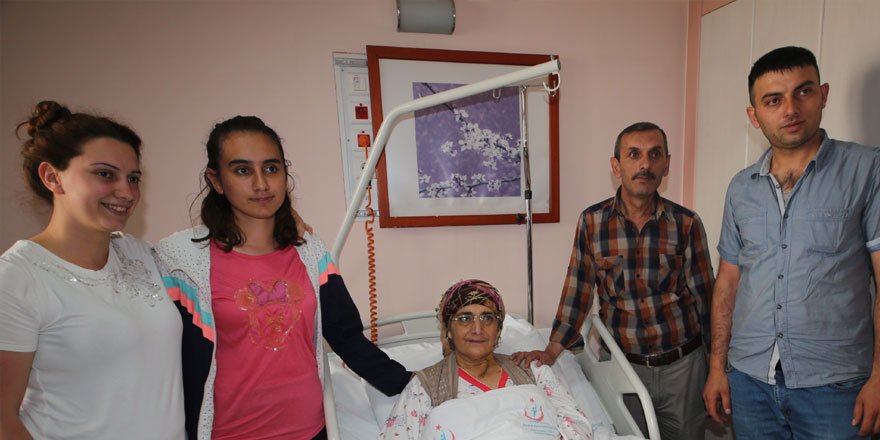 Erzurum’da doktorlar Karslı hastaya bağırsaktan mide yaptı 