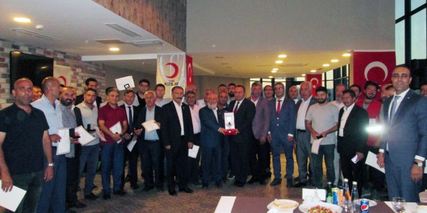 Türk Kızılay’ı Kars’ta, kan bağışçılarını ödüllendirdi