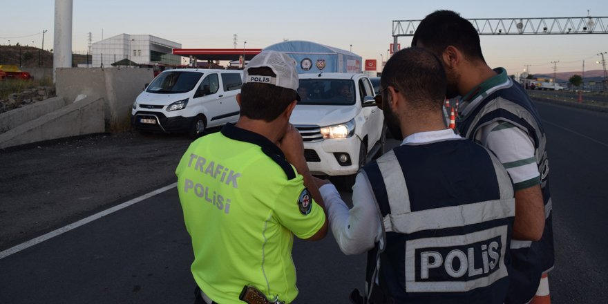 Kars polisi bayram tatilinde 5 bin kişiyi sorguladı