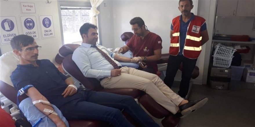 Kars’ta Kızılay’ın kan bağış kampanyaları devam ediyor