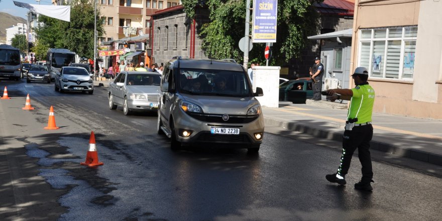 Kars’ta radarla hız denetimi