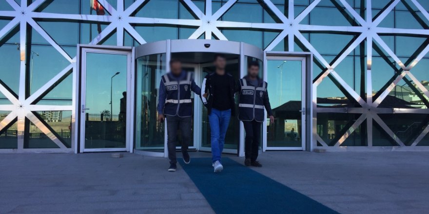 Kars'ta 6 Suçtan Aranan Cezaevi Firarisi Uyuşturucuyla Yakalandı