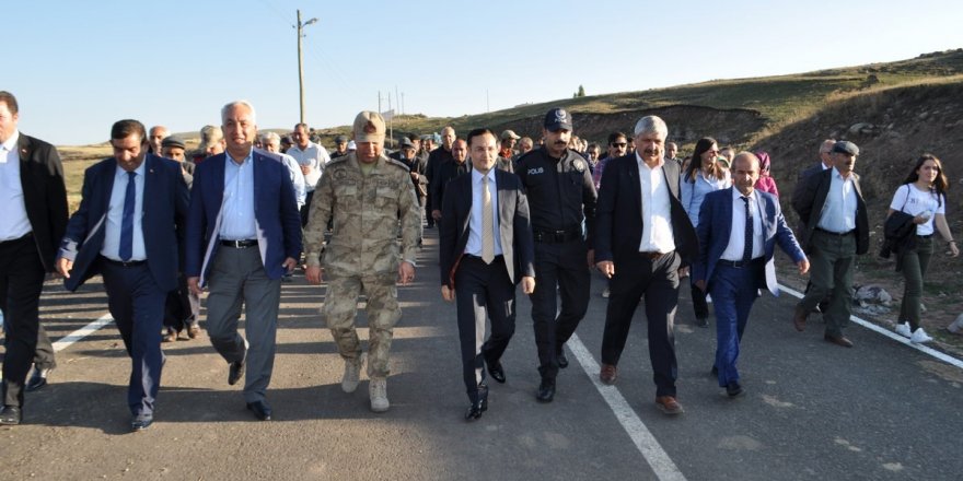 Davullu zurnalı yol açılışı