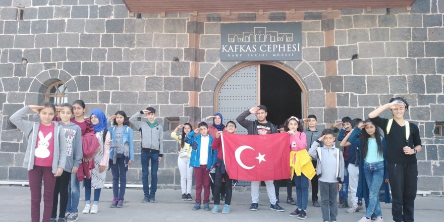 1 Çocuk 1 Dünya Projesi Kapsamında' Çocuklar Kars'ı gezdiler