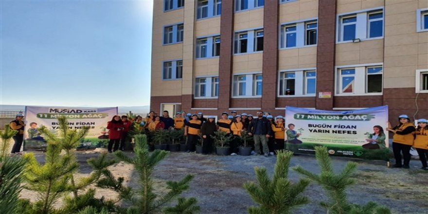 Gazi Kars Anadolu Lisesinden "Geleceğe Nefes" kampanyasına destek