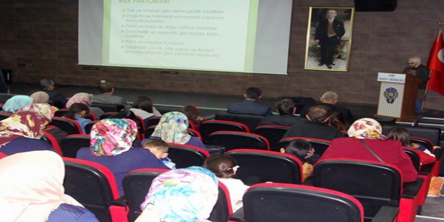 Kars Emniyeti, ailelere bilgilendirme semineri verdi