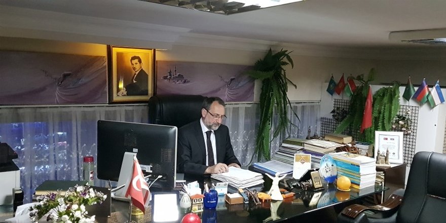 Öğretmenlere büro malzemeleri dağıtıldı