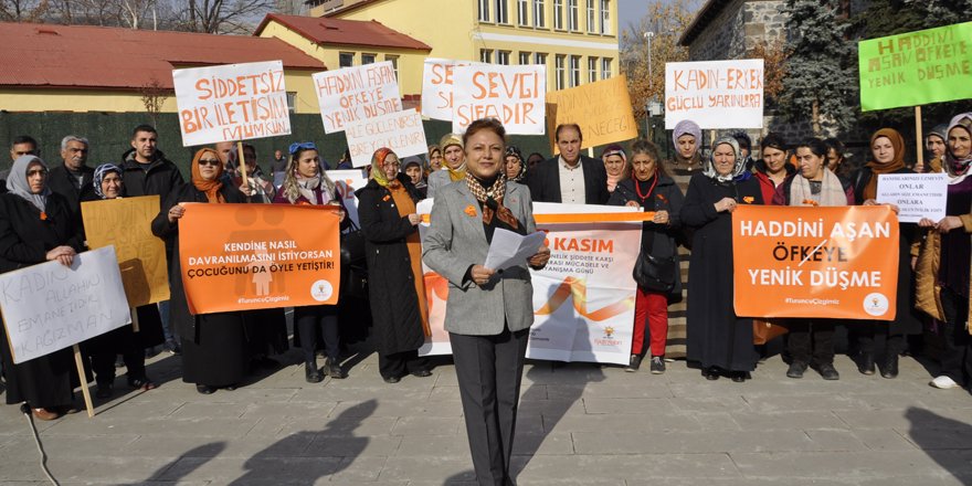 AK kadınlar, kadına yönelik şiddete turuncu çizgi çekti