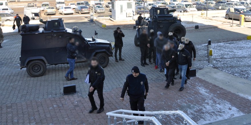 PKK operasyonunda gözaltına alınan 7 kişi adliyeye sevk edildi