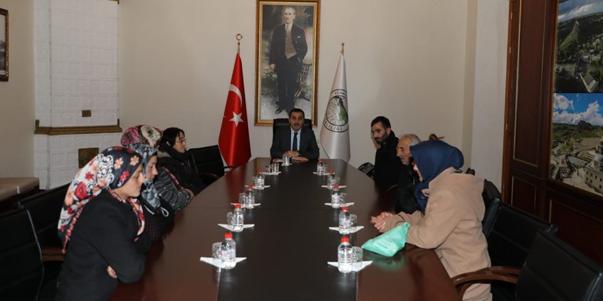 Kars Valisi Türker Öksüz, vatandaşların sorunlarını dinledi