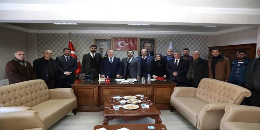 Başkan Sekmen, AK Parti İl Başkanlığını ziyaret etti