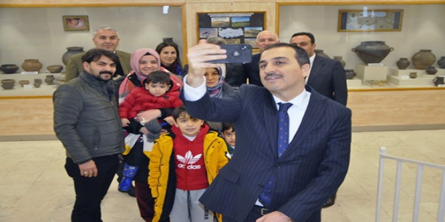 Vali Türker Öksüz, ‘Müzede Selfie Günü’ etkinliğinde