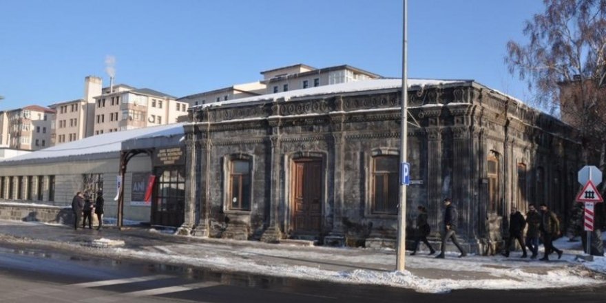 “Aynalı Köşk, kamu yararına kullanılan bir bina olacak”