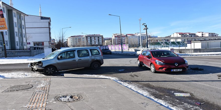 Kars’ta trafik kazası!