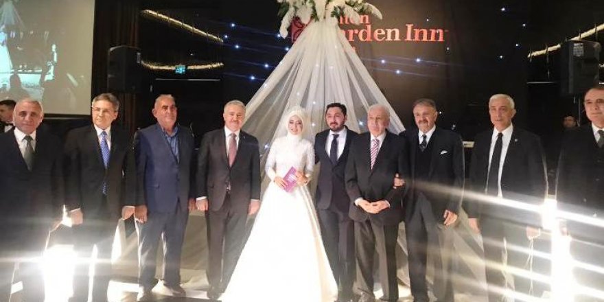 Akyaka Kaymakamı Nur Sevinç Özbek, Karslı İşadamı Taylan Çakas ile dünya evine girdi