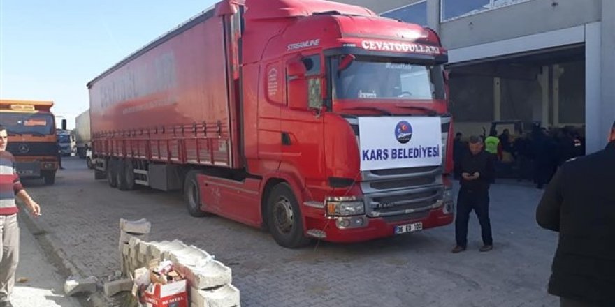 Kars Belediyesinin yardımları, Elazığ’da teslim alındı