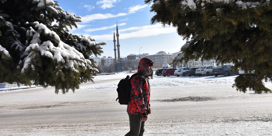 Kars yılın en soğuk gecesini geçirdi