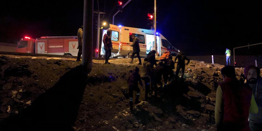 Kars’ta otomobil şarampole uçtu: 2 yaralı