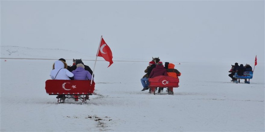 Turizmcilerin yeni rotası Çıldır Gölü