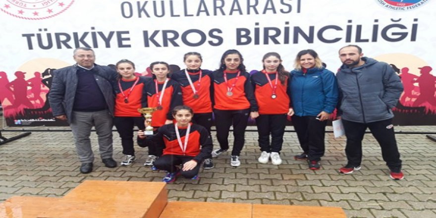 Mihralibey Ortaokulu, kros yarışmalarında Türkiye 4’ncüsü oldu