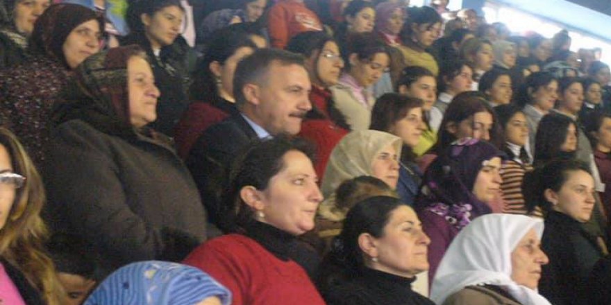 Naif Alibeyoğlu : 8 Mart Kadın Hakları ve Uluslararası Barış Günü kutlu olsun diyorum