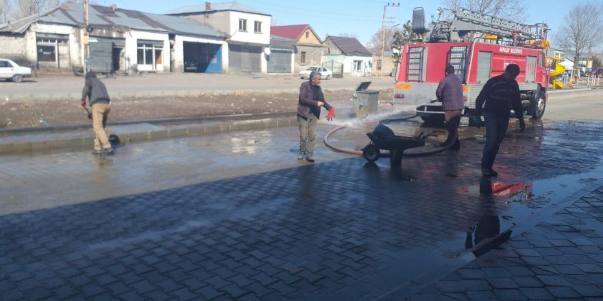 Arpaçay Belediyesi bahar temizliği başlattı