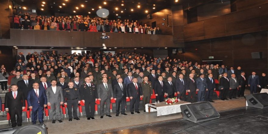 İstiklal Marşımızın yazarı Mehmet Akif Ersoy Kars'ta anıldı