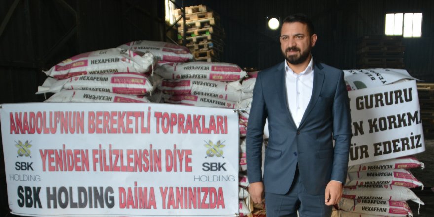  Karslı iş adamı Sezgin Baran Korkmaz'dan çiftçilere 24 ton gübre desteği