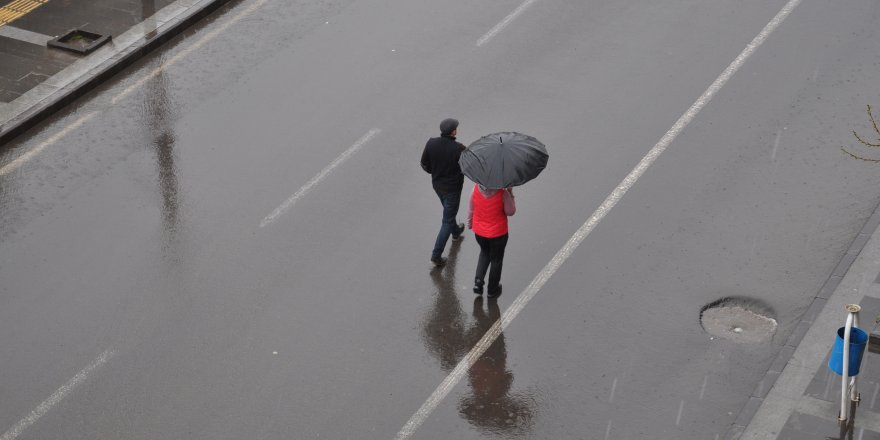 Kars’ta yağmur etkili oluyor