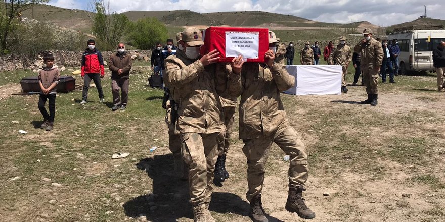 Sarıkamış’ta şehit mezarı taşındı