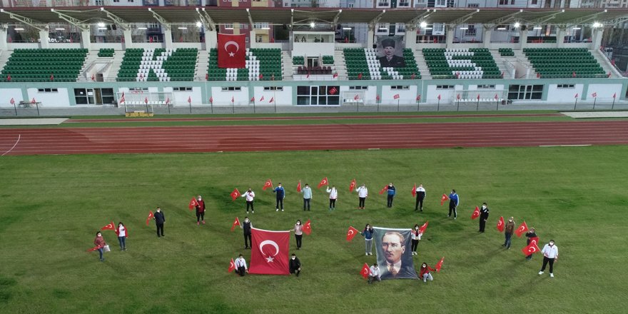 Kars Stadyumunda İstiklal Marşı yankılandı